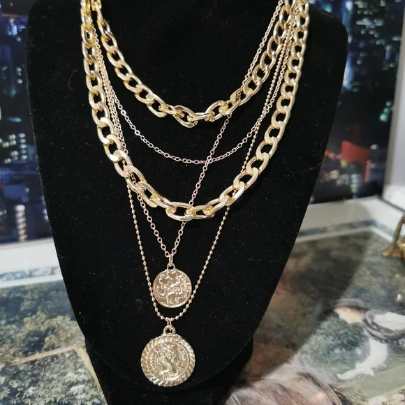 Layered Necklace - Picture 3 of 7